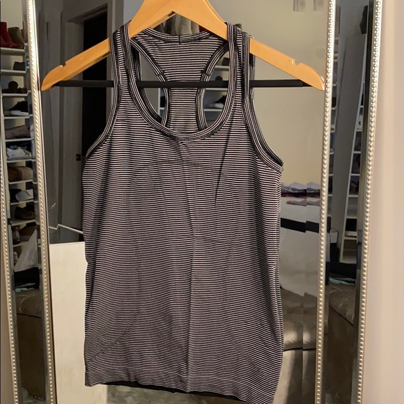 Lululemon // swiftly tech tank - Picture 1 of 2